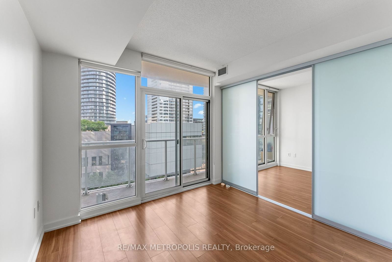 85 Queens Wharf Rd, unit 702 for rent