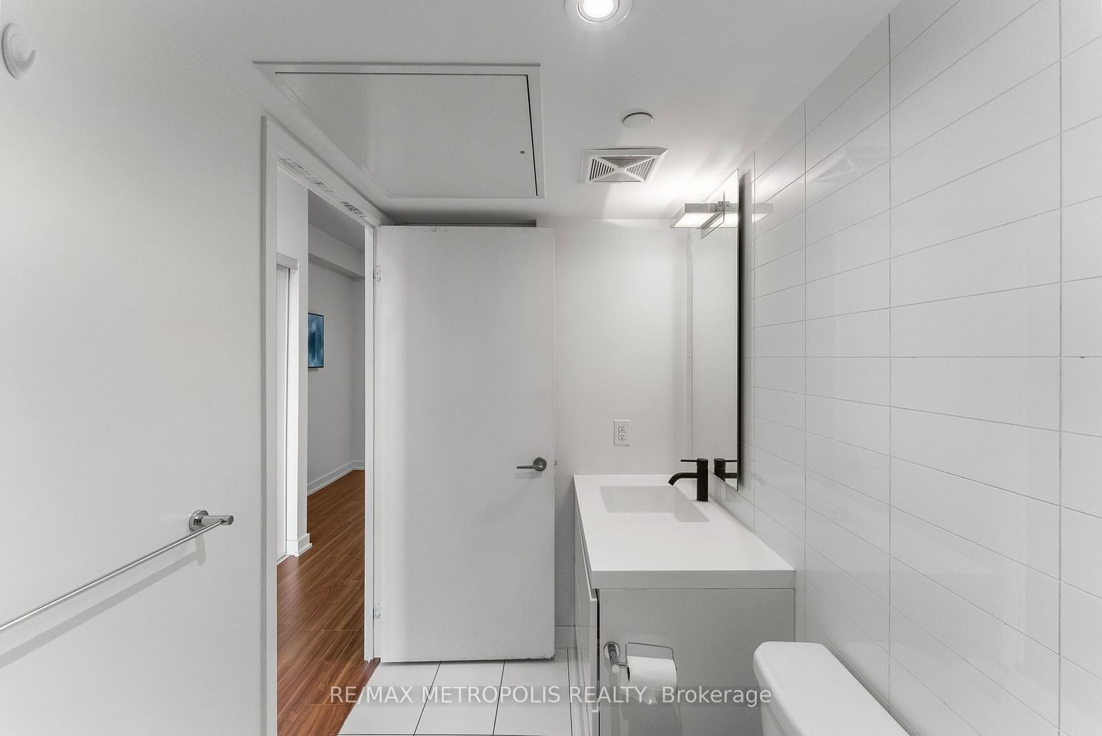 85 Queens Wharf Rd, unit 702 for rent