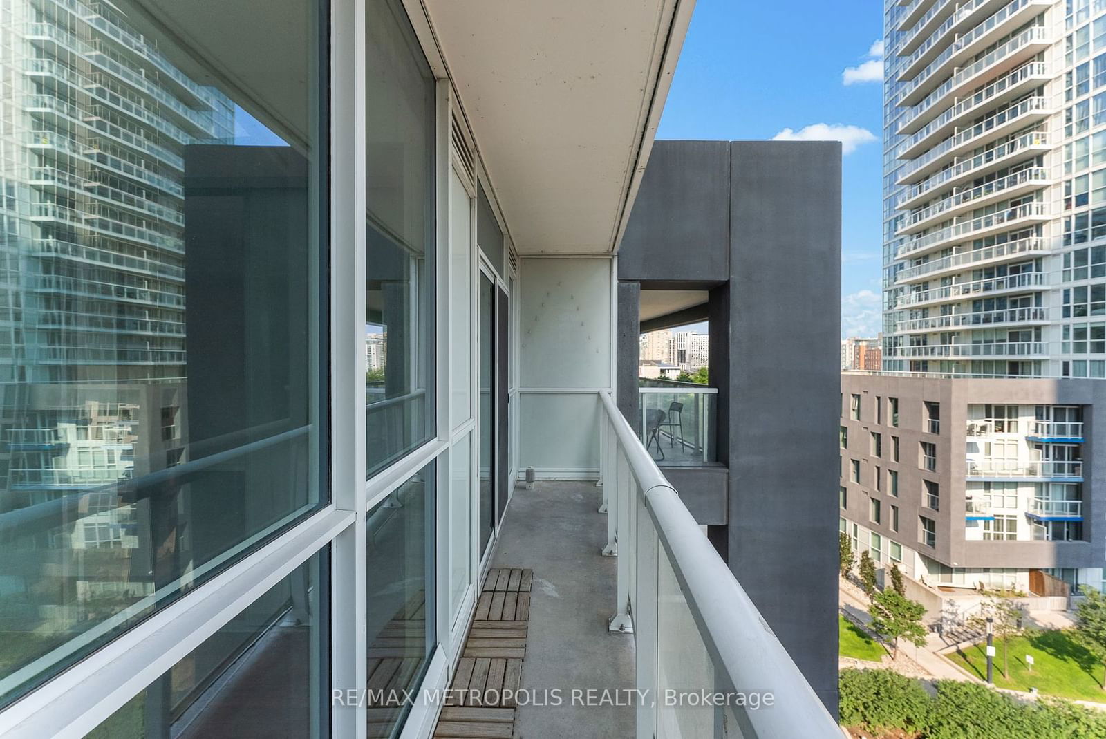 85 Queens Wharf Rd, unit 702 for rent