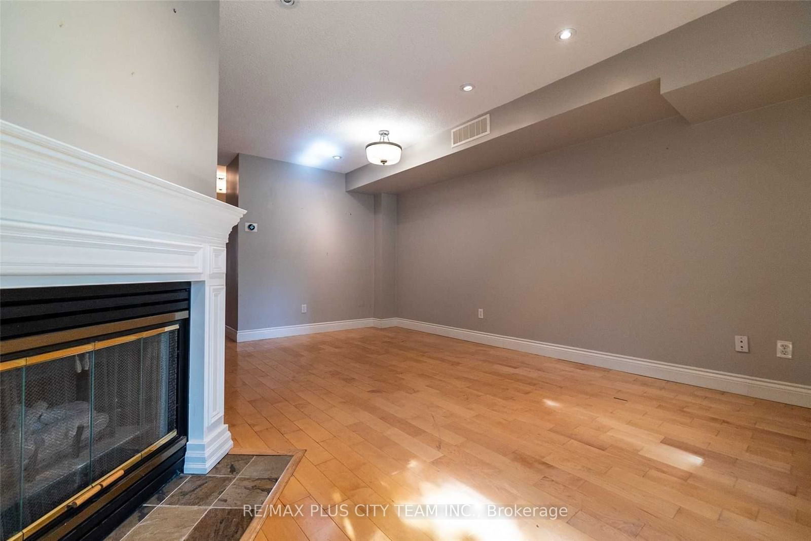 801 King St, unit Th 8C for rent - image #10