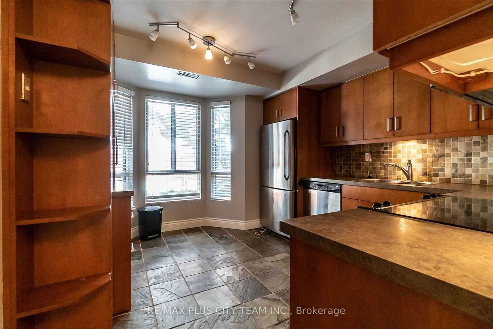 801 King St, unit Th 8C for rent - image #2