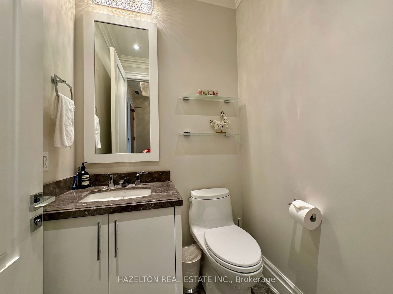 55 Scollard St, unit 902 for rent - image #7