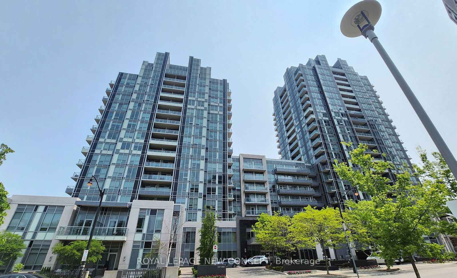 120 Harrison Garden Blvd, unit PH31 for sale - image #1