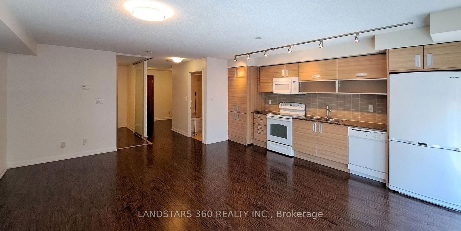 205 Frederick St, unit 405 for rent - image #2