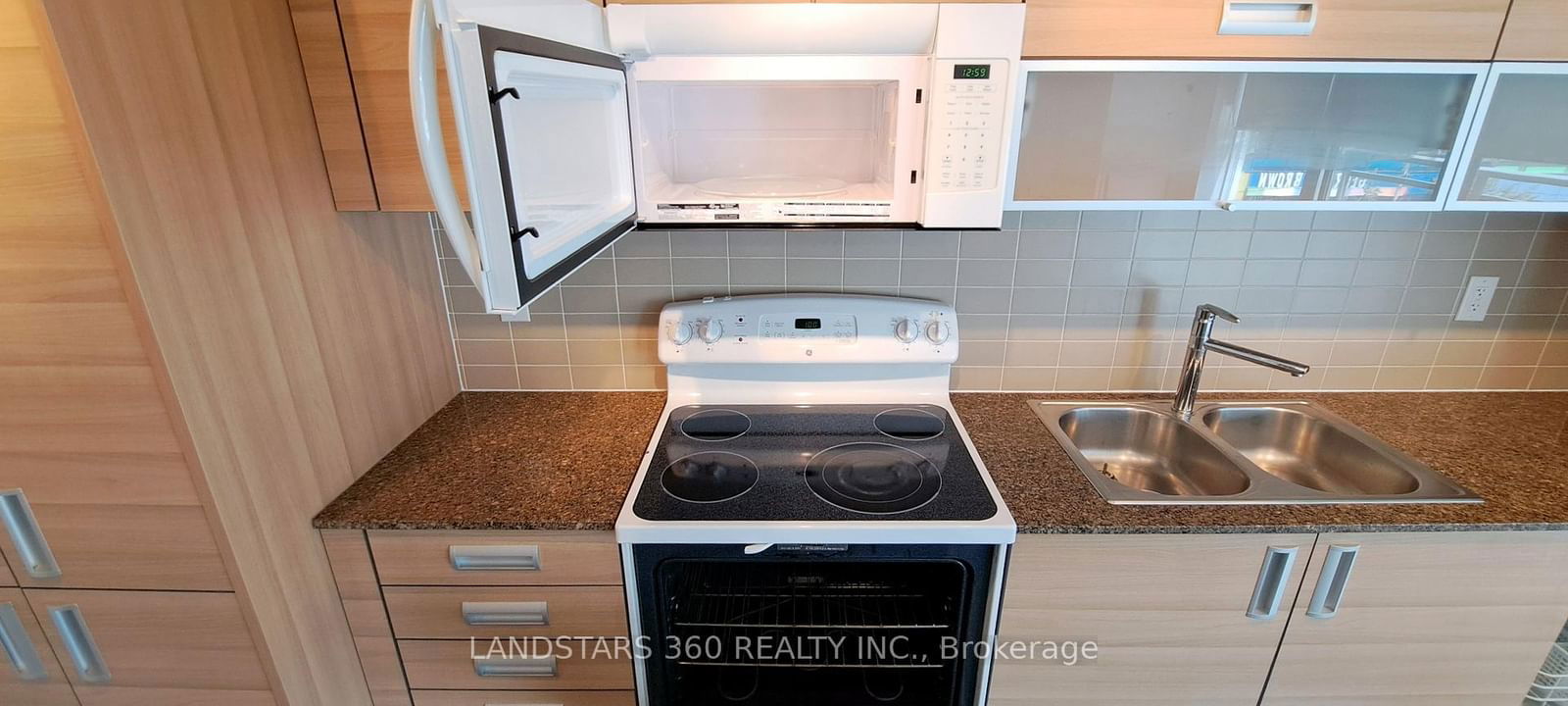 205 Frederick St, unit 405 for rent - image #6