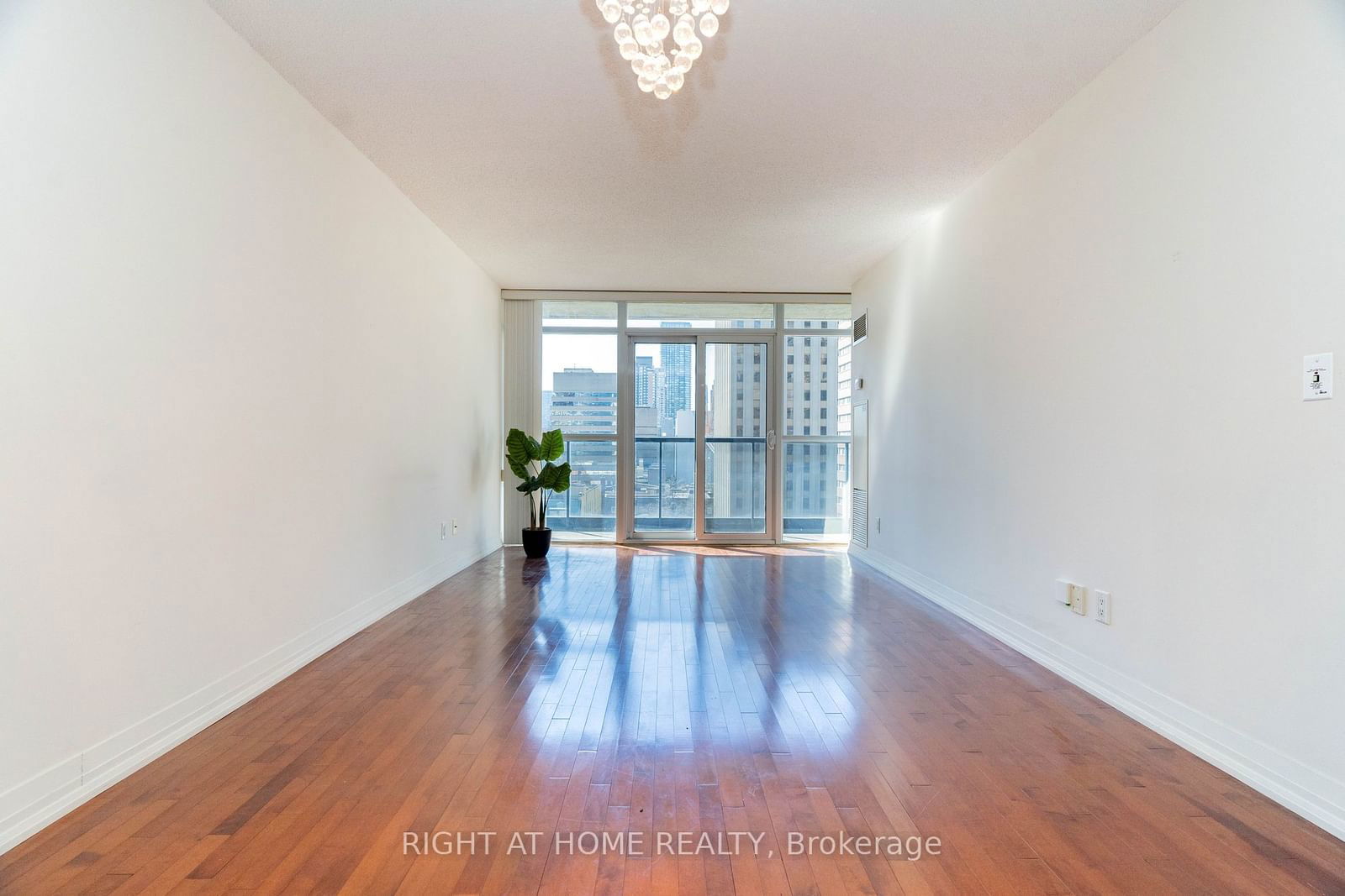 21 Carlton St, unit 1010 for sale