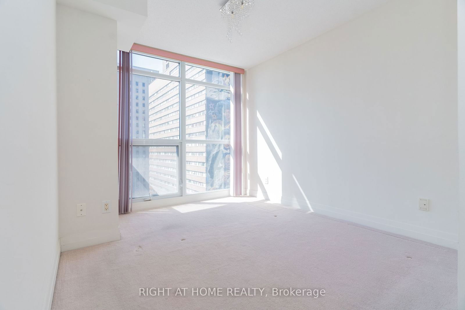 21 Carlton St, unit 1010 for sale