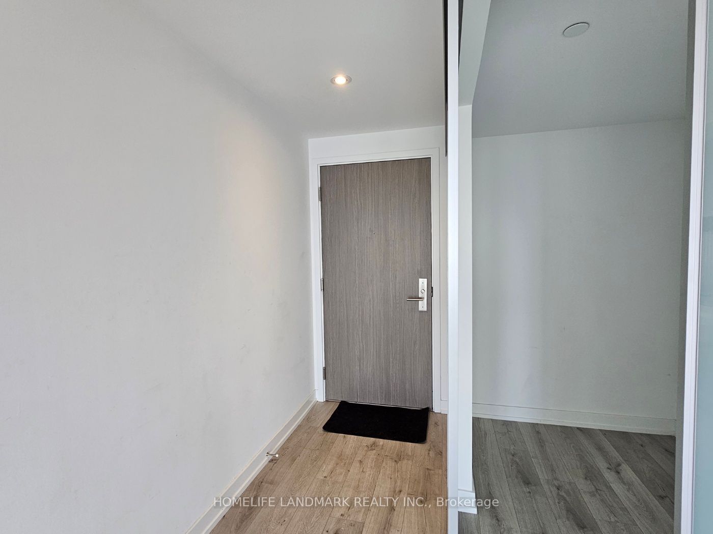 161 Roehampton Ave, unit 1502 for sale - image #2