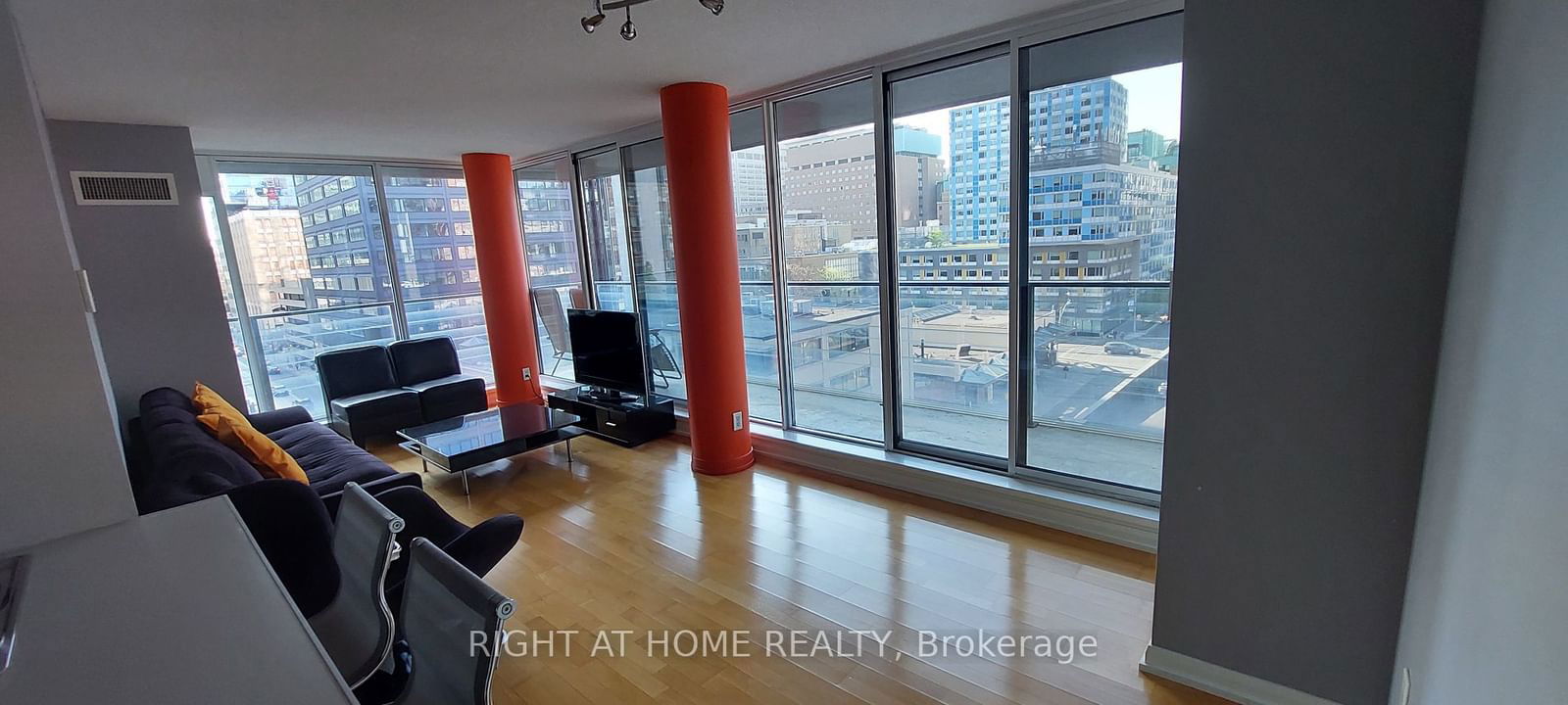 111 Elizabeth St, unit 926 for rent