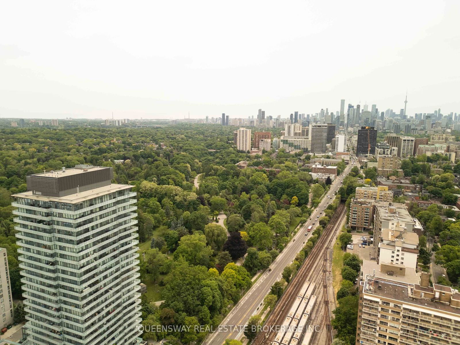 1815 Yonge St, unit 601 for sale - image #2