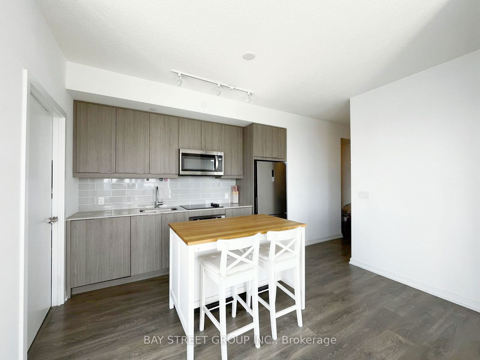 32 Forest Manor Rd, unit 1208 for rent - image #6