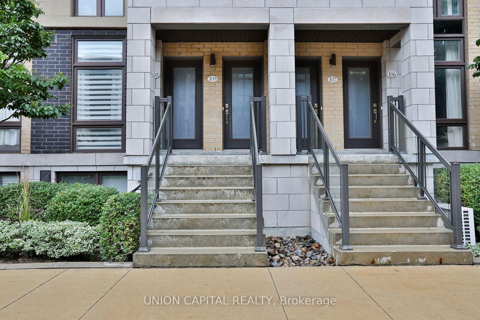 23 Eldora Ave, unit 109 for sale