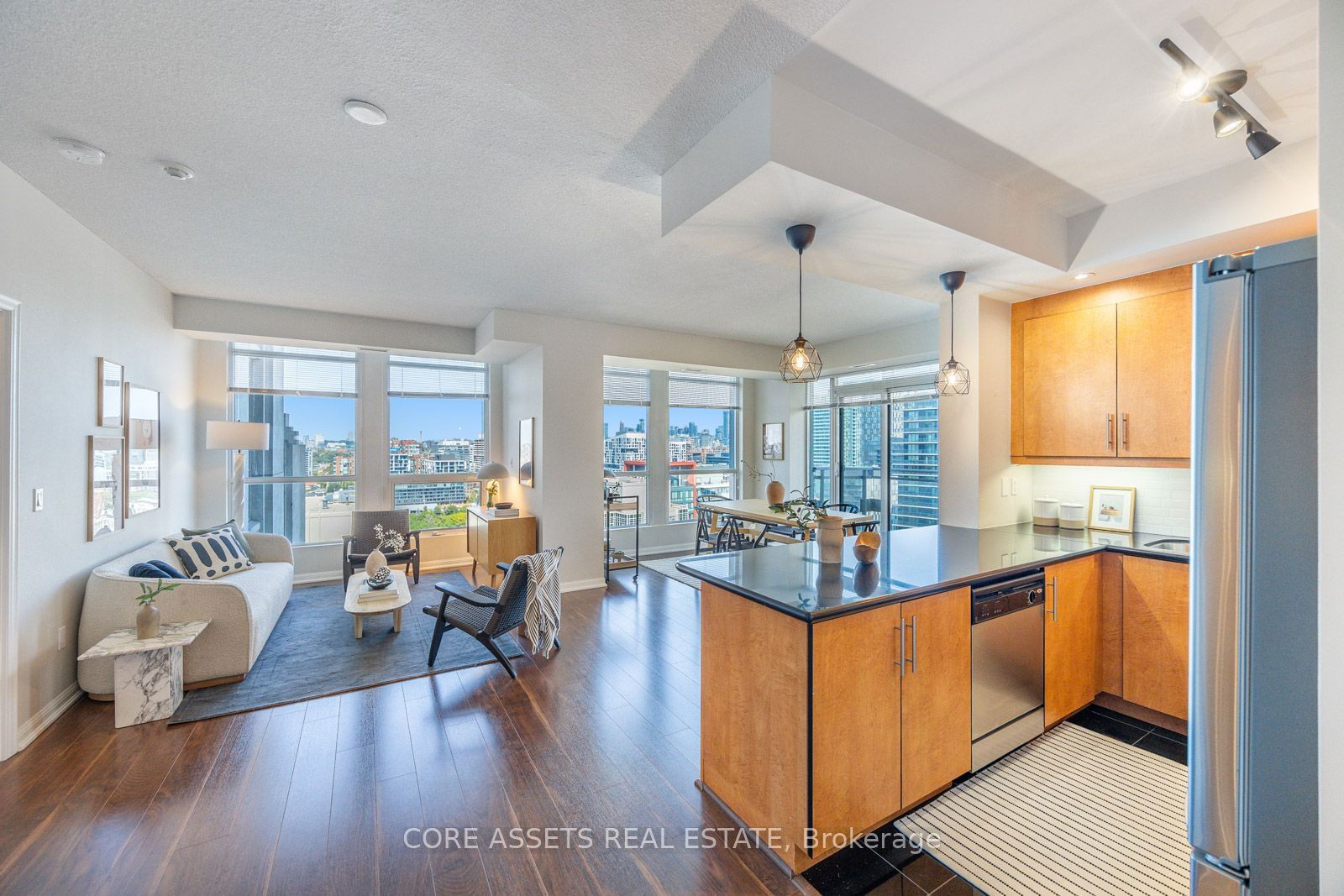 628 Fleet St, unit 2102 for sale - image #1