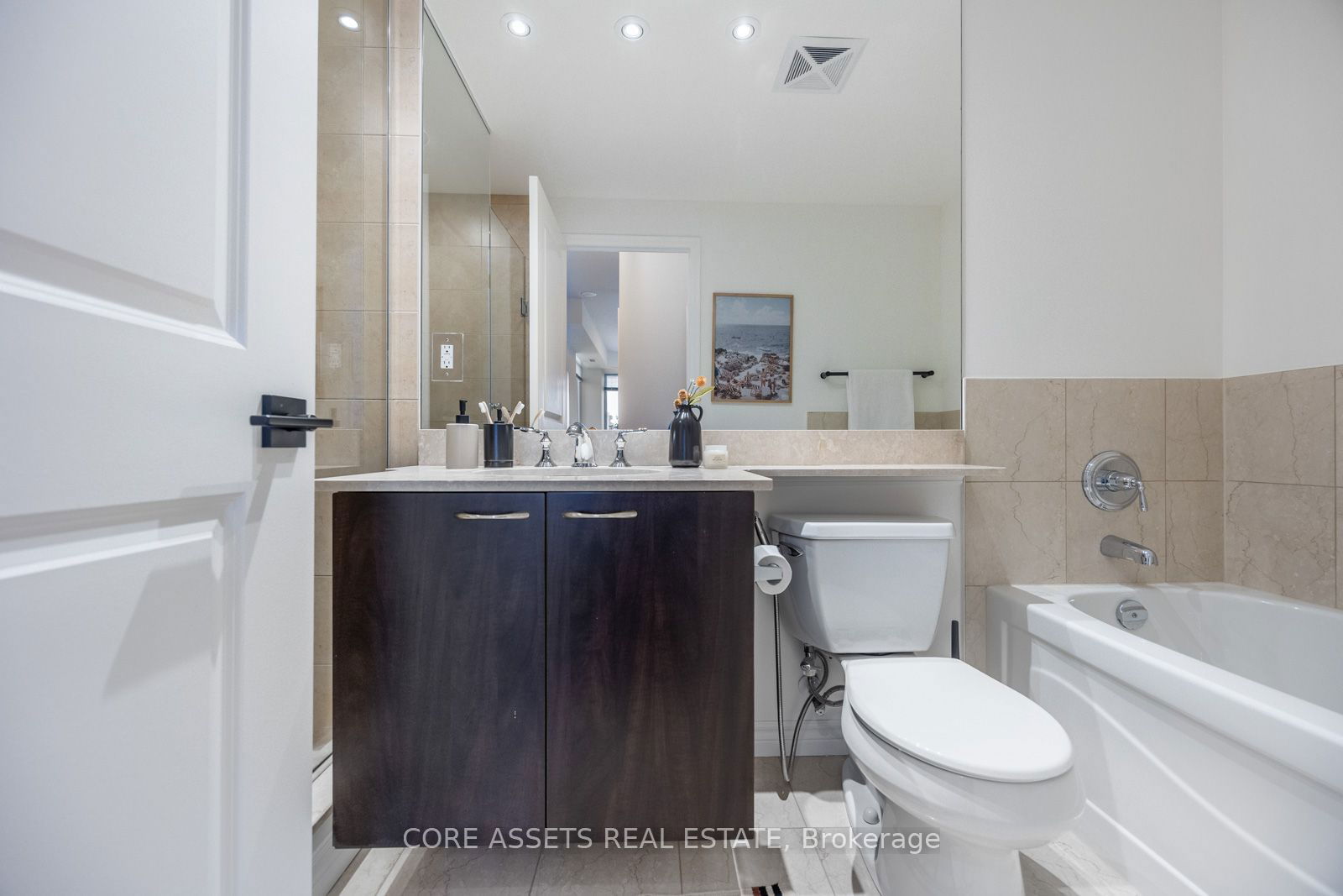 628 Fleet St, unit 2102 for sale - image #35