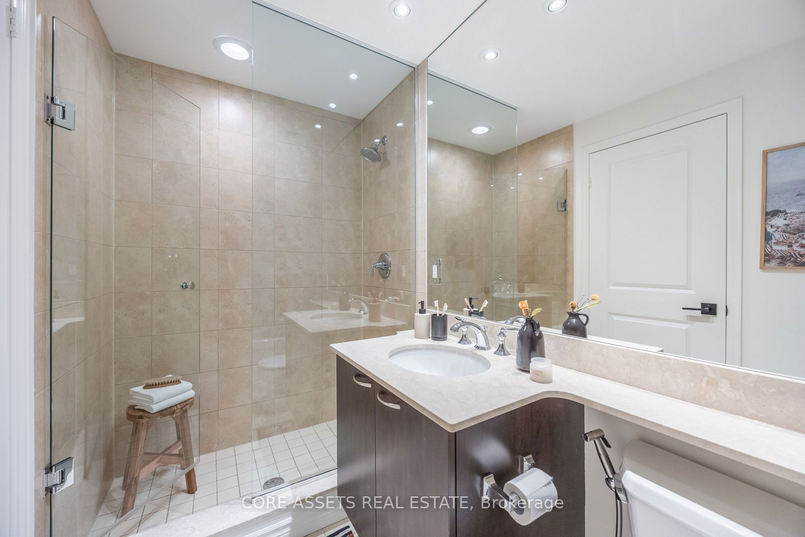 628 Fleet St, unit 2102 for sale - image #36