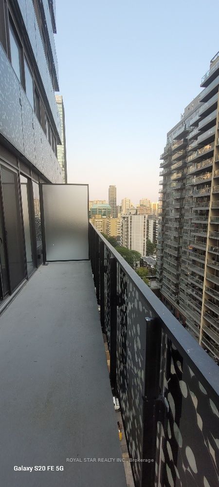 55 Charles St E, unit 1304 for rent