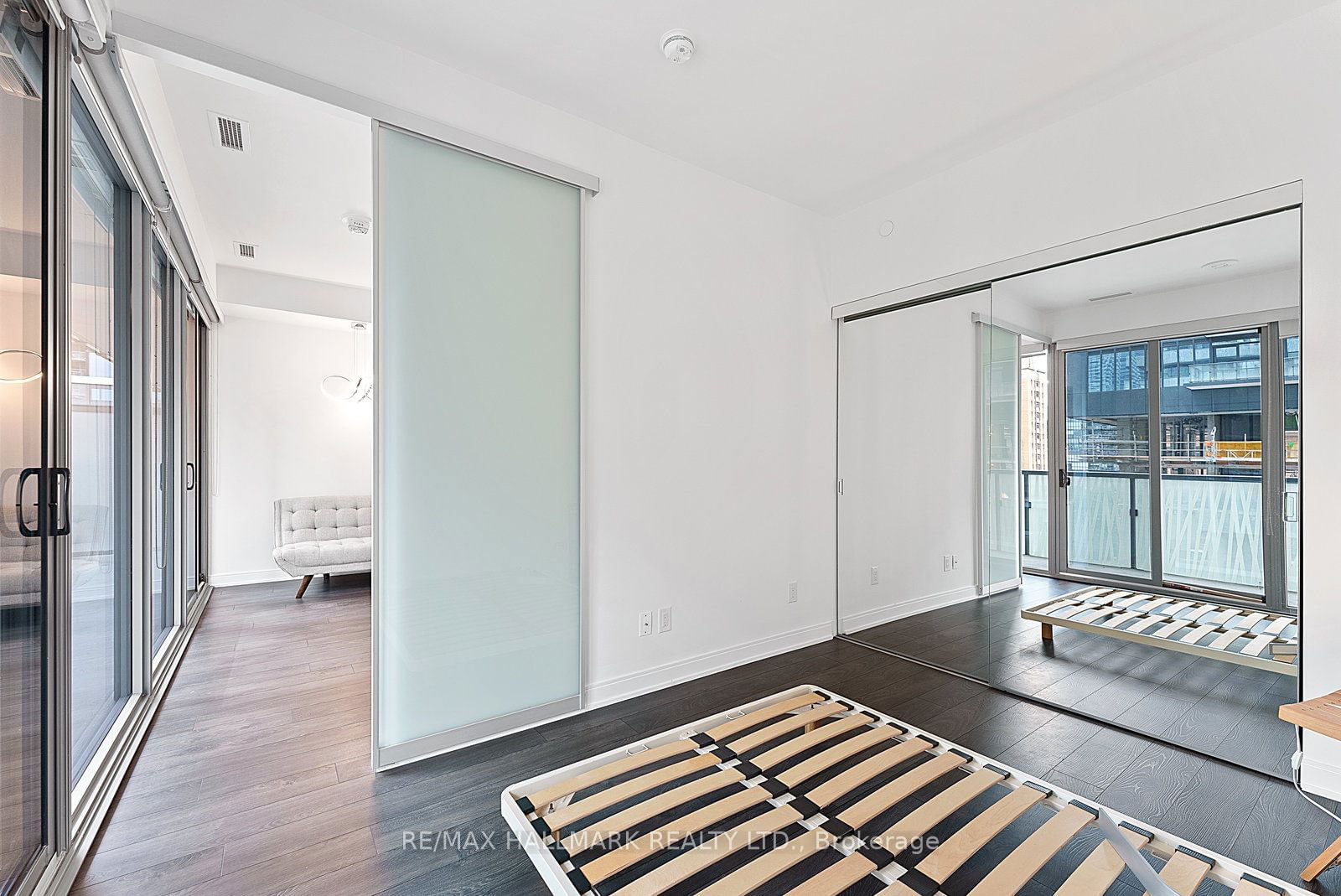 50 Charles St E, unit 601 for rent - image #13