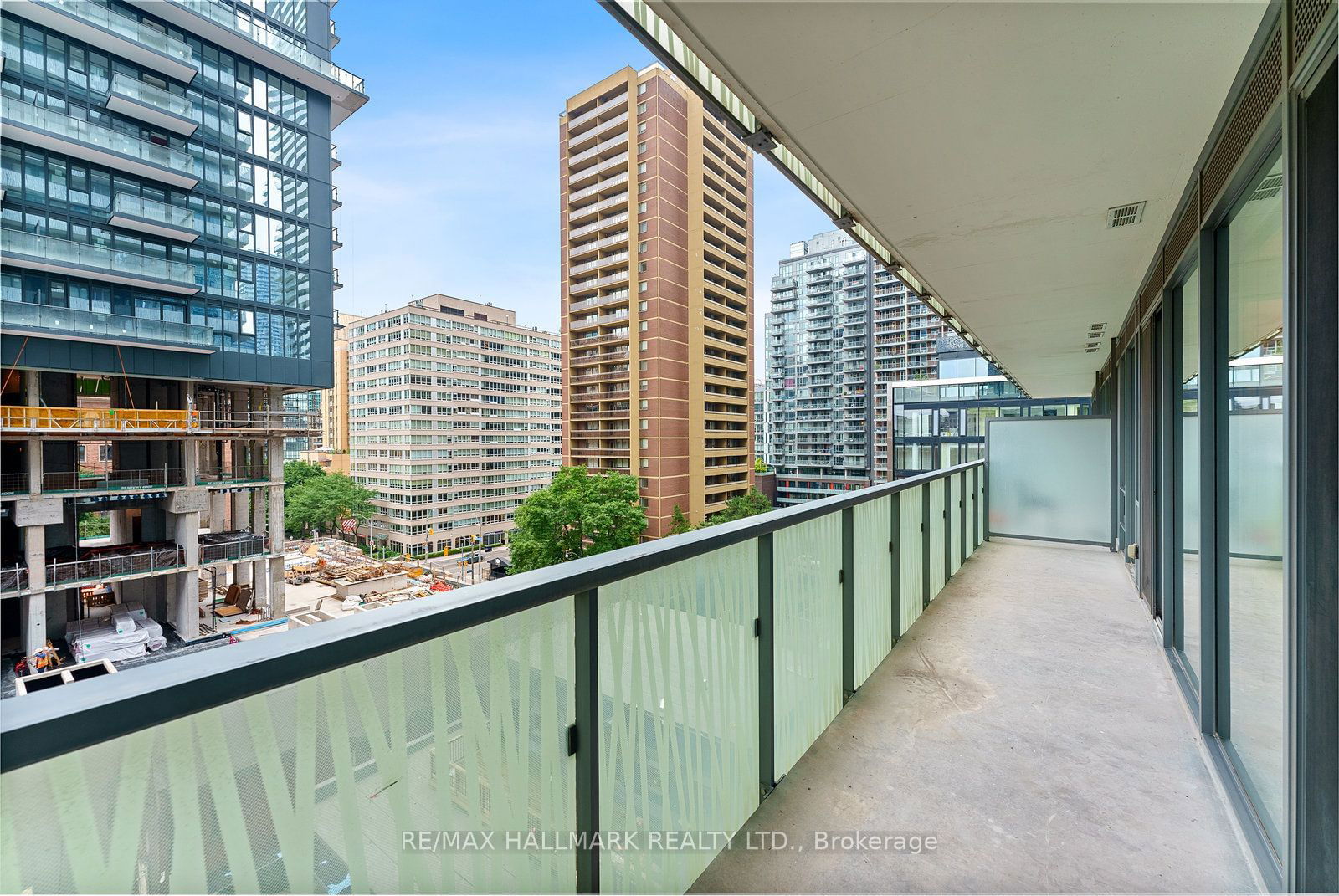 50 Charles St E, unit 601 for rent