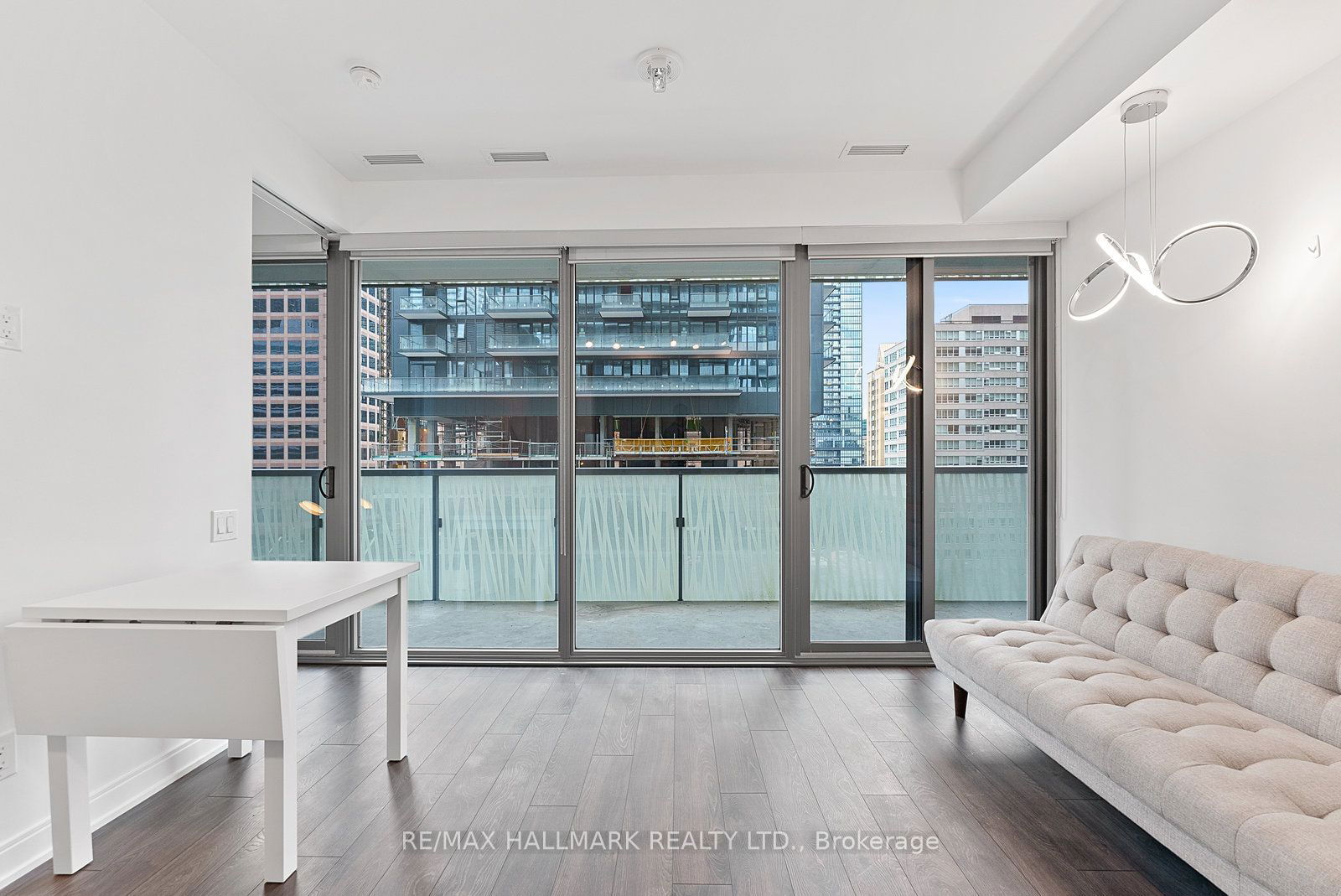 50 Charles St E, unit 601 for rent - image #6