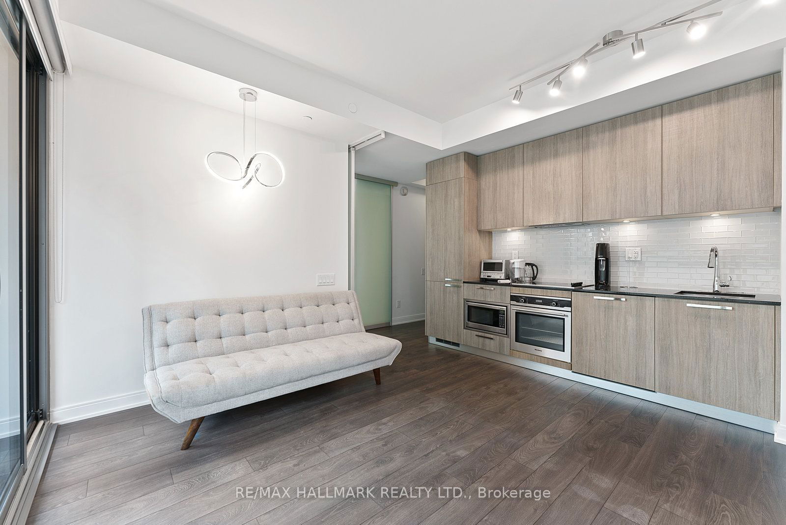 50 Charles St E, unit 601 for rent - image #8