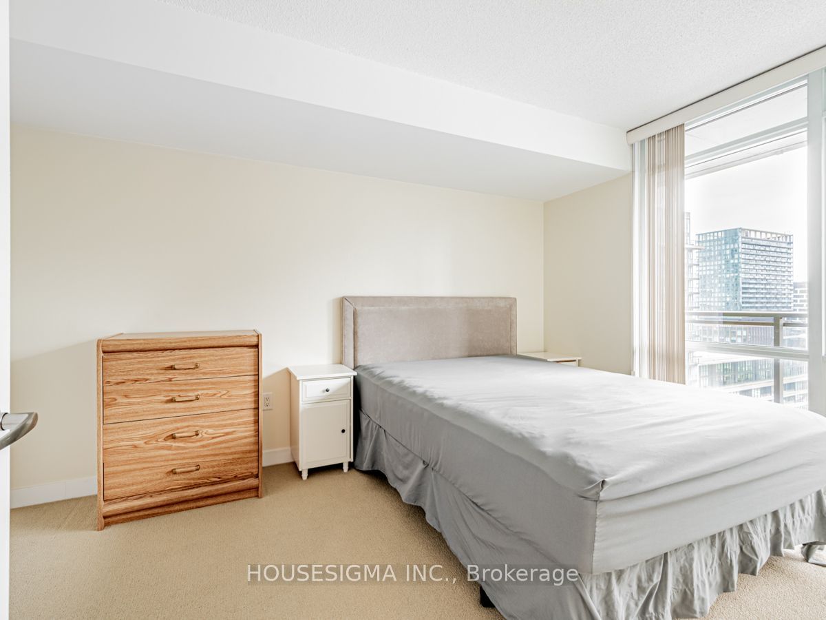 15 Fort York Blvd, unit 1805 for rent - image #9