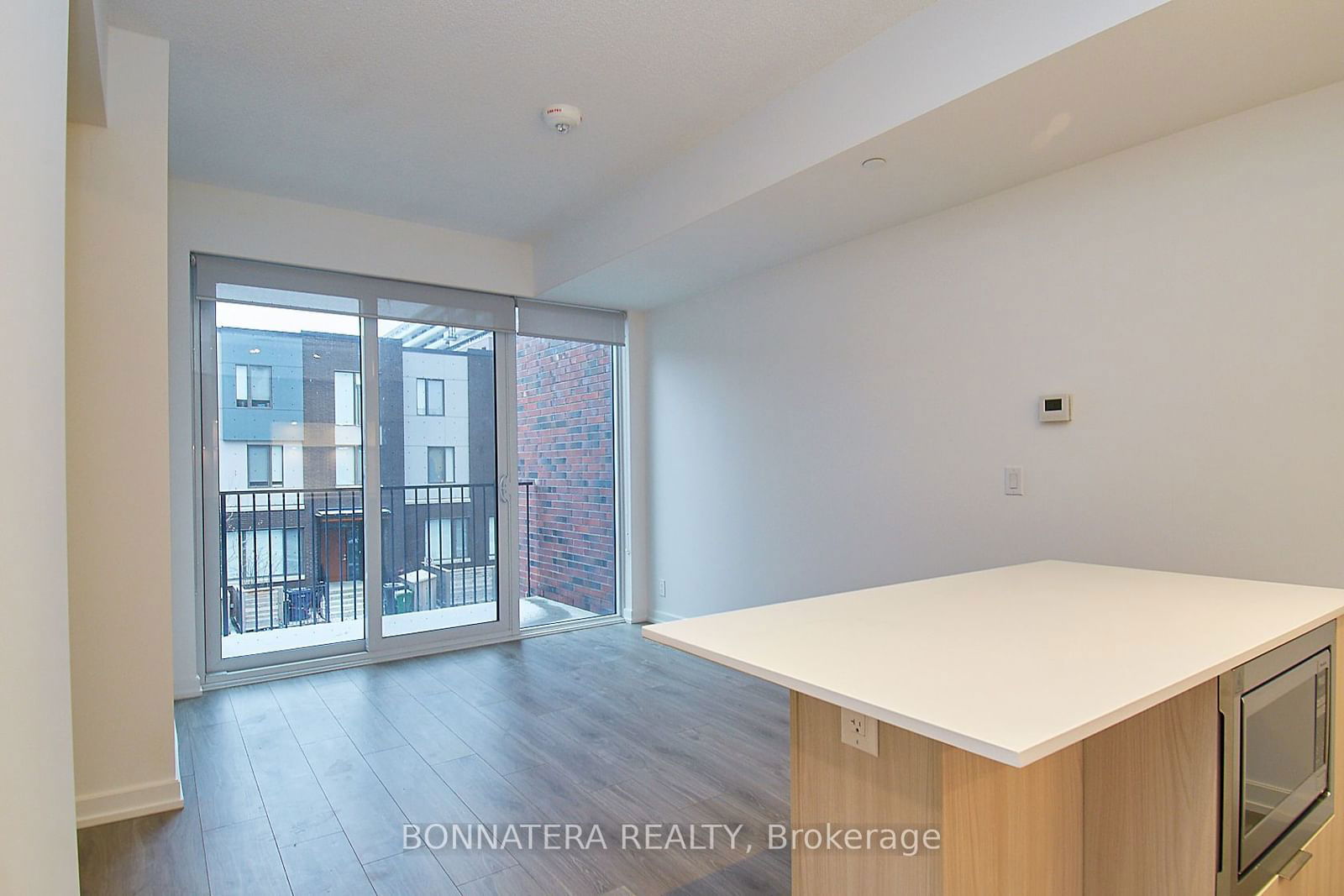 20 Tubman Ave, unit 211 for rent - image #12