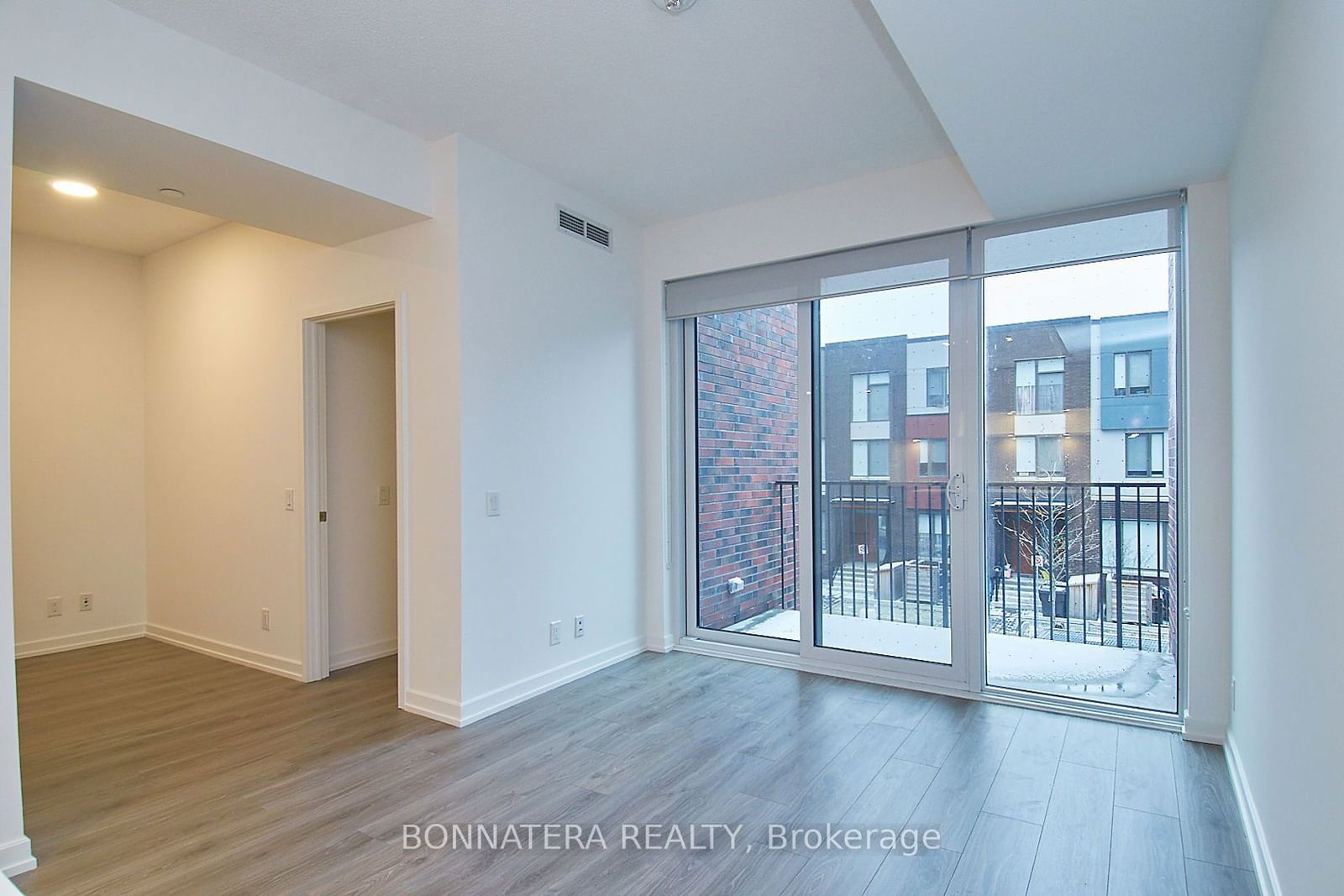 20 Tubman Ave, unit 211 for rent - image #16