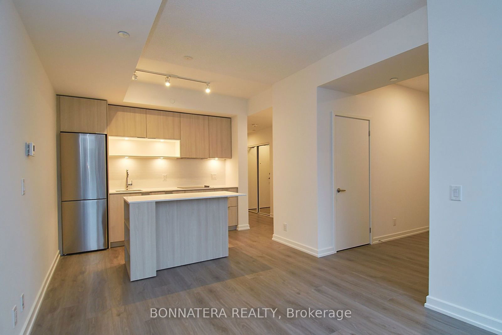 20 Tubman Ave, unit 211 for rent - image #18