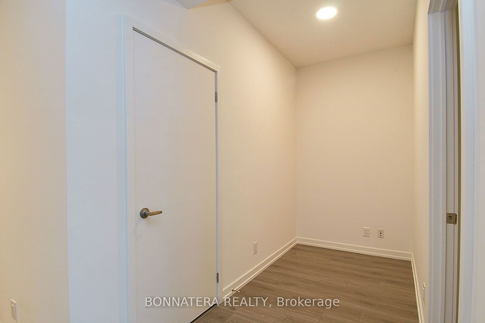 20 Tubman Ave, unit 211 for rent - image #28