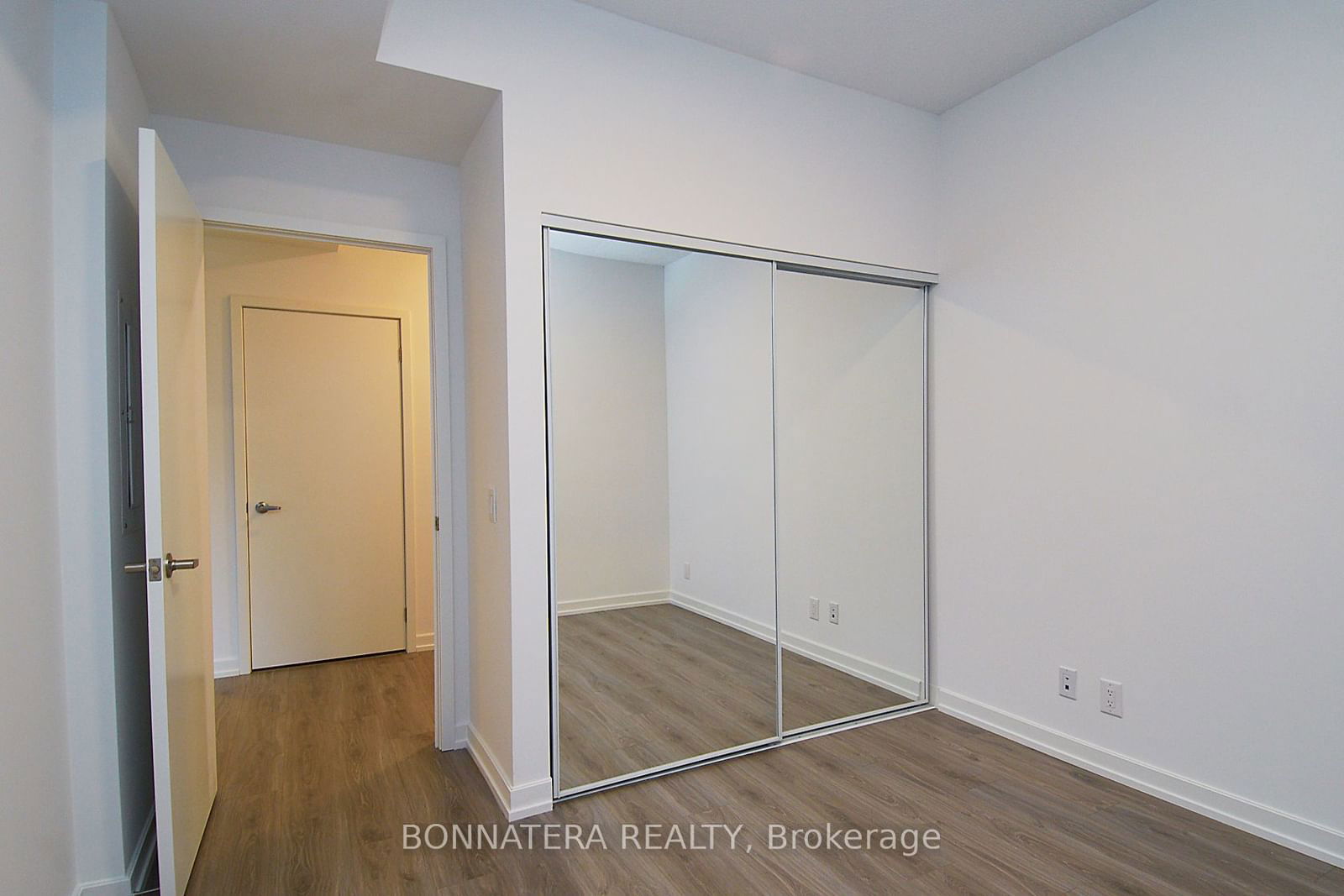 20 Tubman Ave, unit 211 for rent - image #35