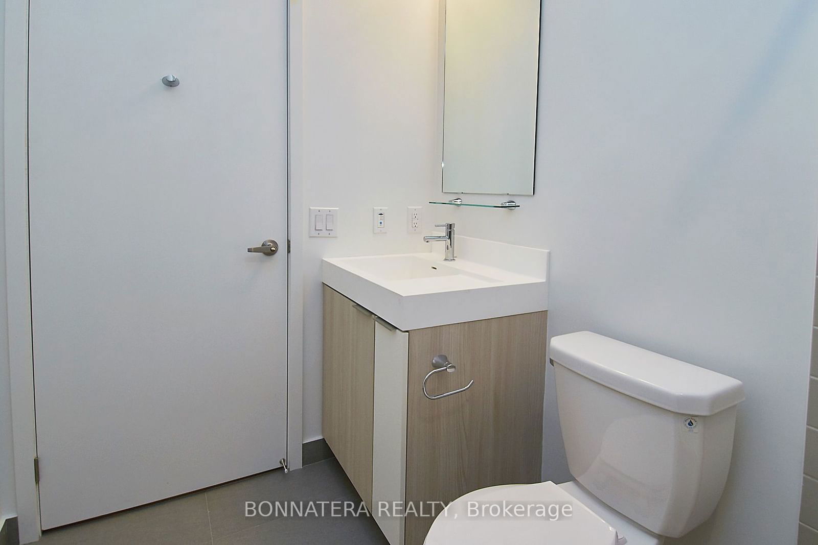 20 Tubman Ave, unit 211 for rent - image #39