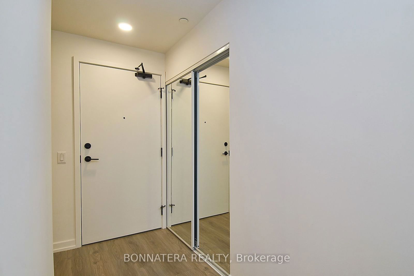 20 Tubman Ave, unit 211 for rent - image #9