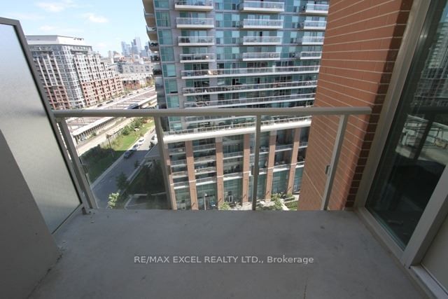 125 Western Battery Rd, unit 1206 for rent