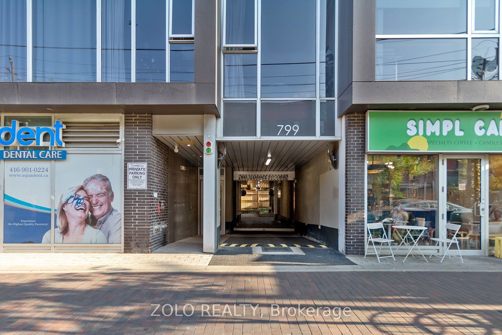 799 College St, unit 403 for sale - image #2