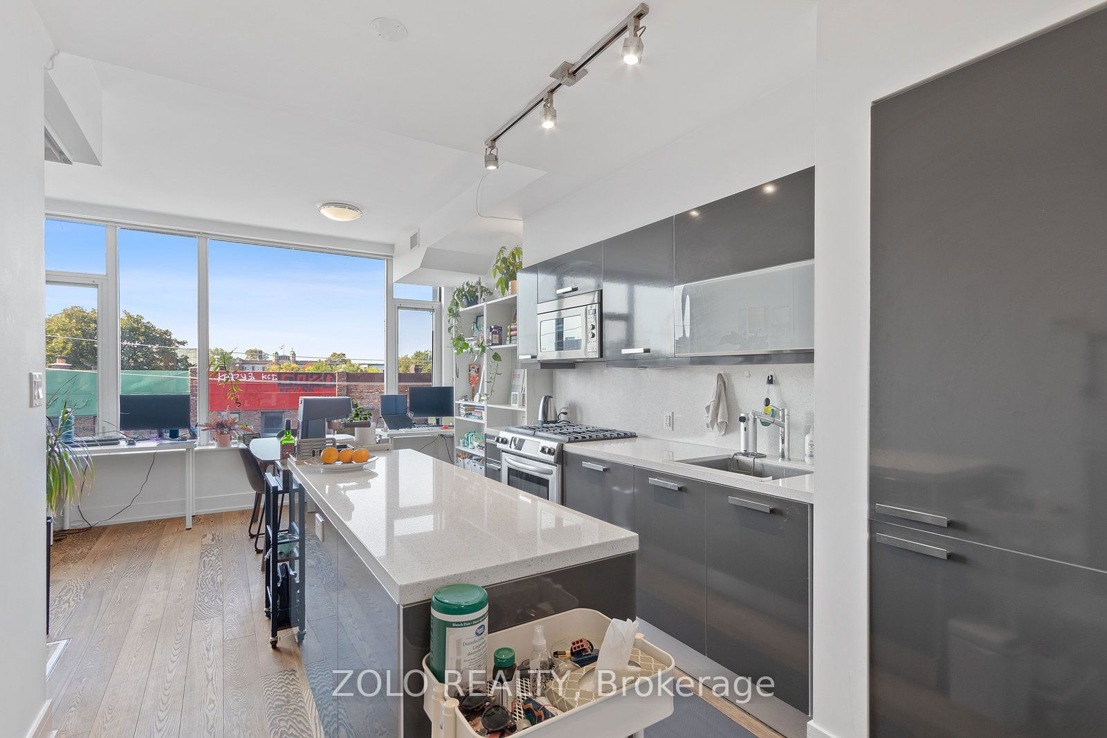 799 College St, unit 403 for sale - image #7