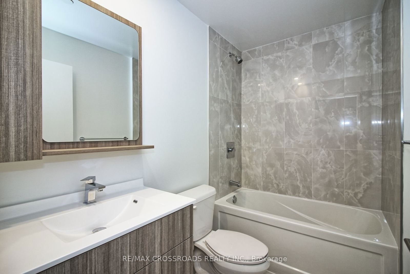 75 Canterbury Pl, unit 515 for rent - image #10