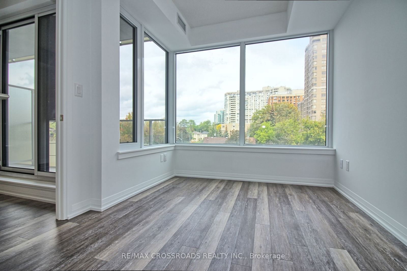 75 Canterbury Pl, unit 515 for rent