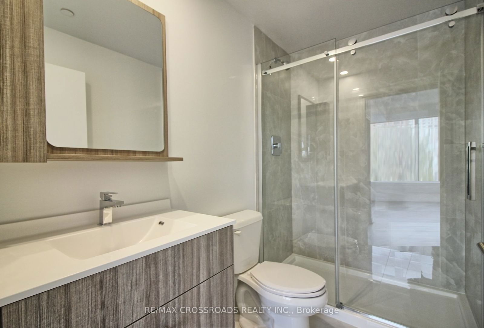 75 Canterbury Pl, unit 515 for rent - image #8