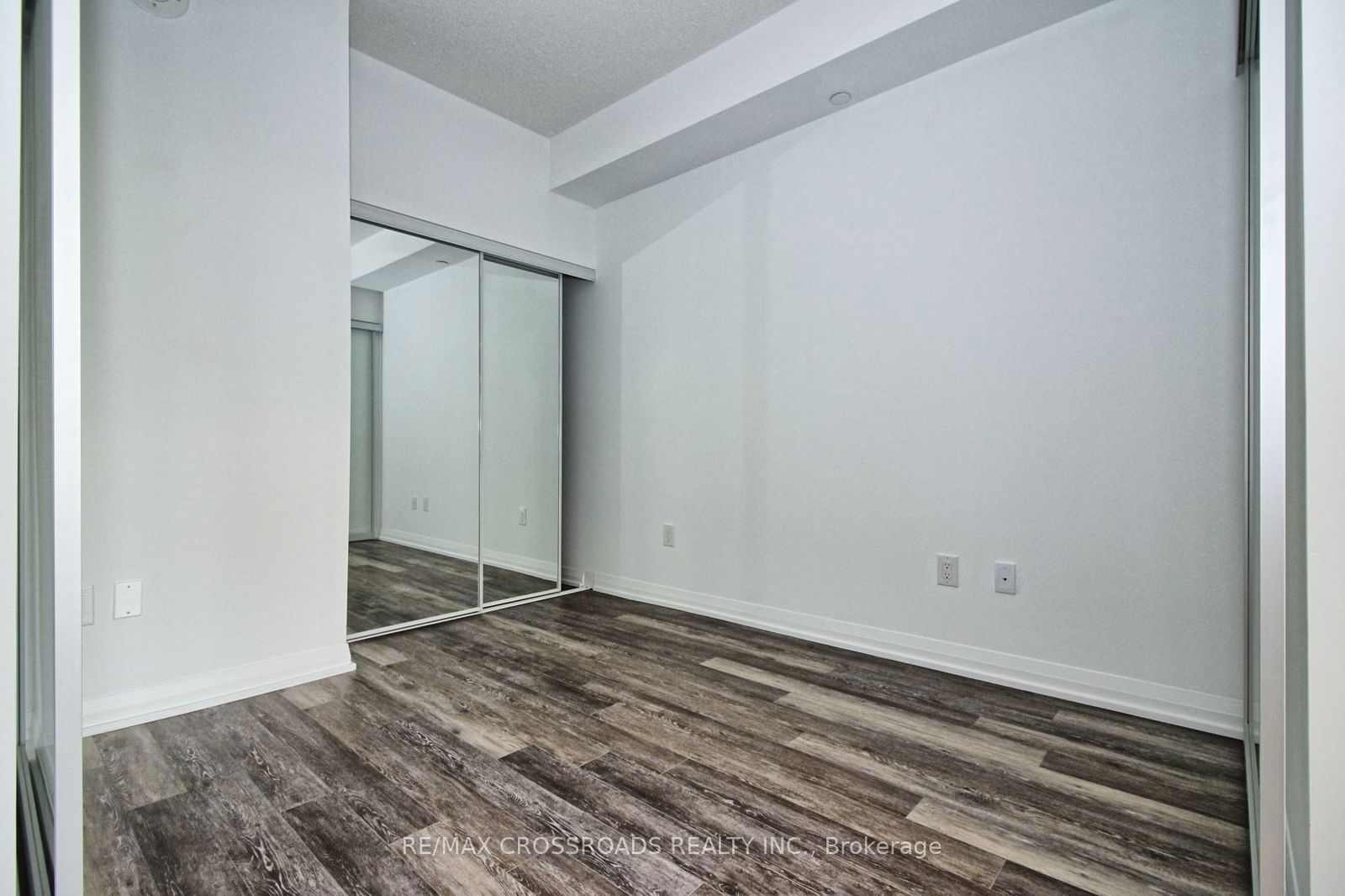 75 Canterbury Pl, unit 515 for rent