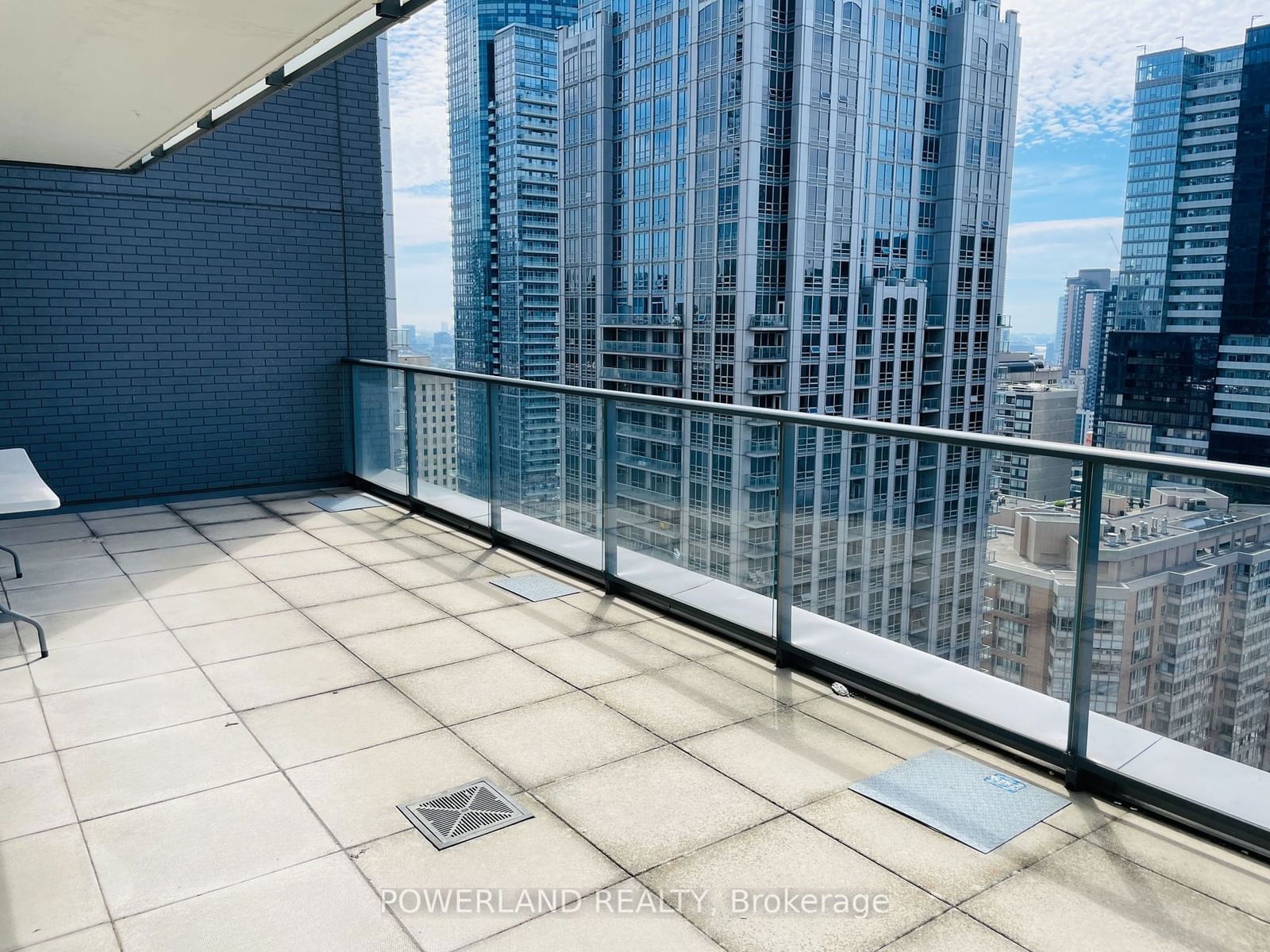 770 Bay St, unit Ph607 for rent