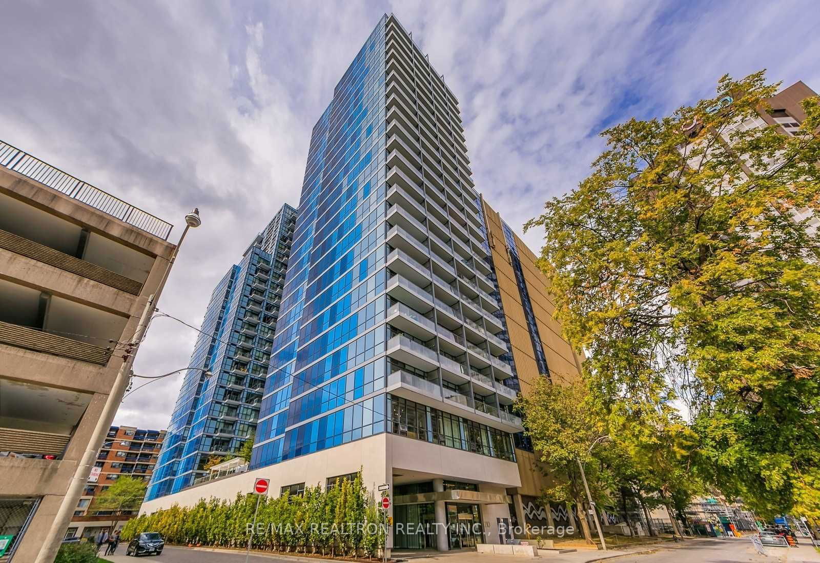 210 Simcoe St, unit 2110 for rent - image #13