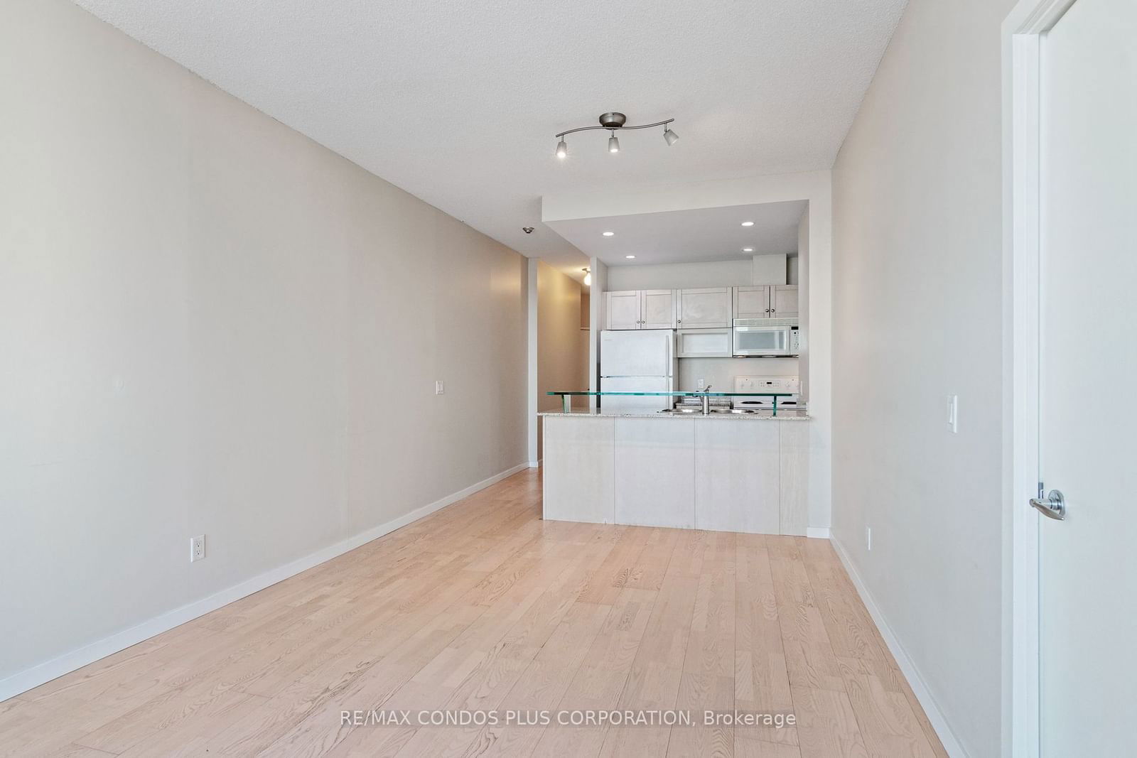 8 York St, unit 2507 for rent - image #12