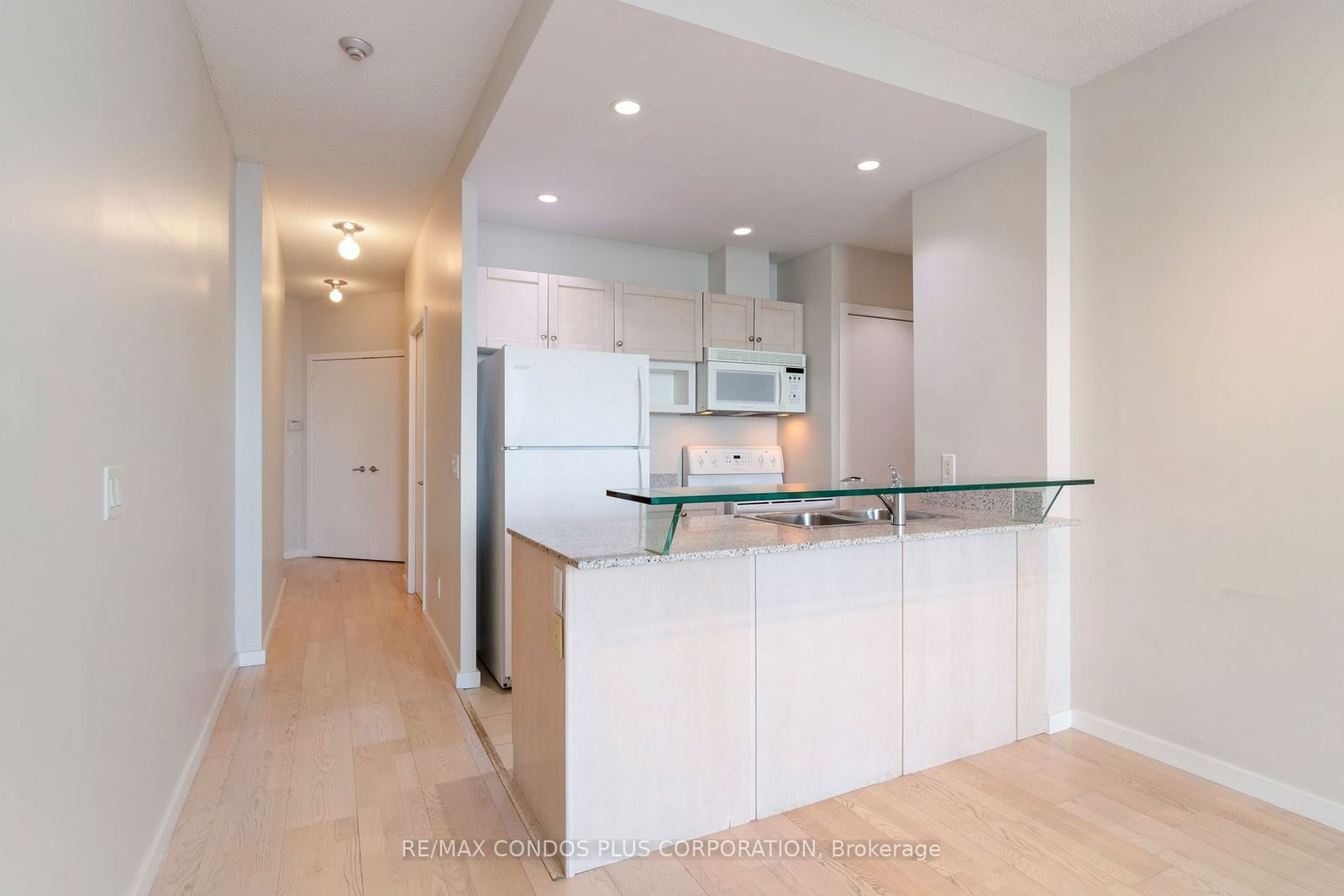 8 York St, unit 2507 for rent - image #14