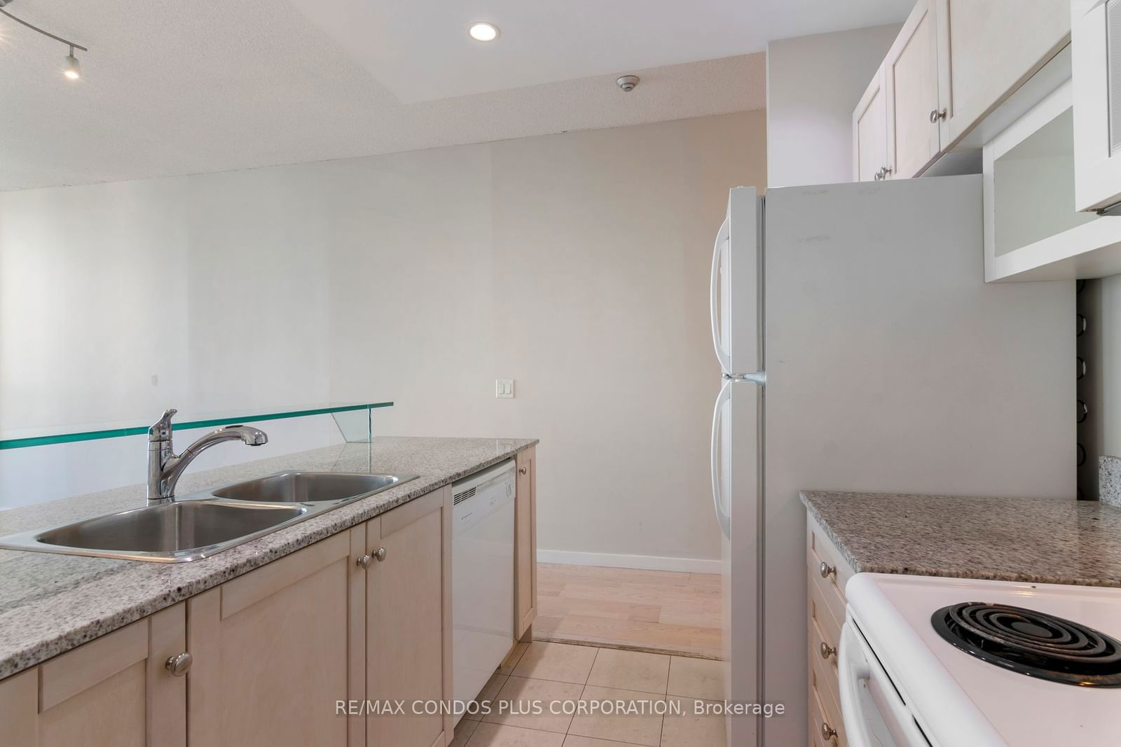 8 York St, unit 2507 for rent - image #17