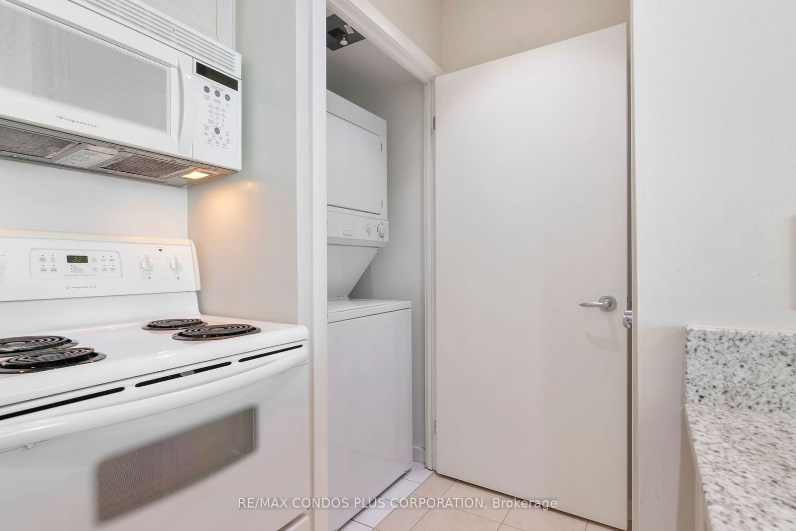 8 York St, unit 2507 for rent - image #19