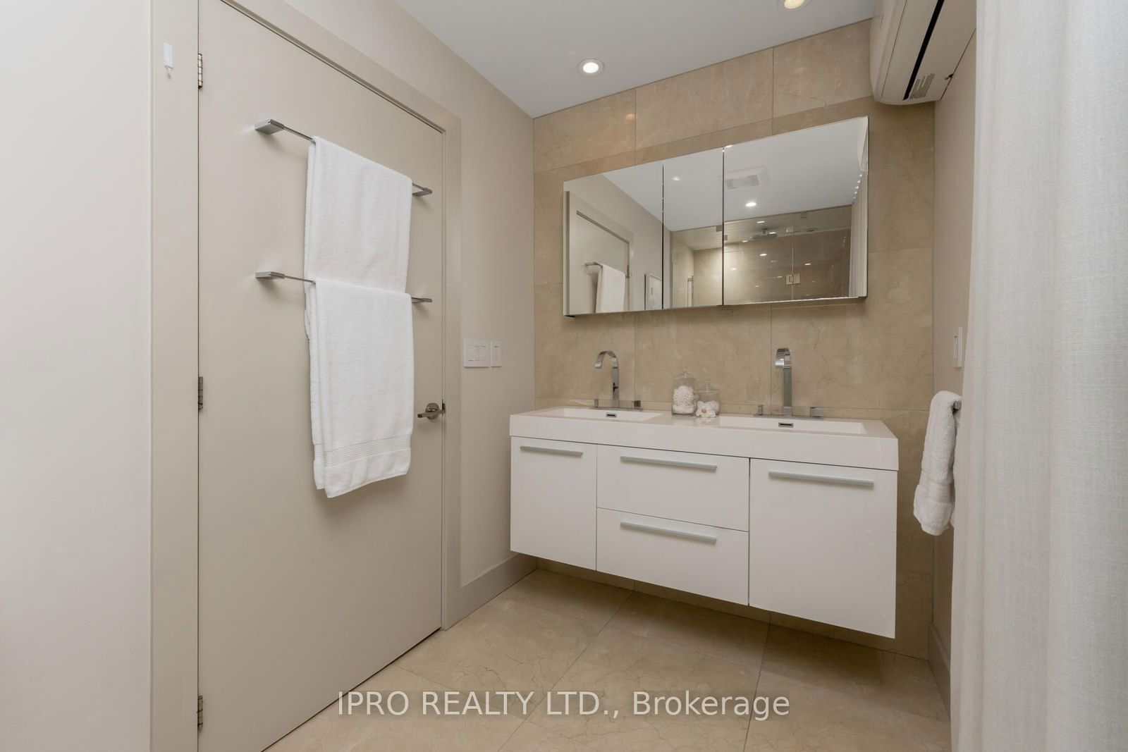 15 Niagara St, unit 56 for sale