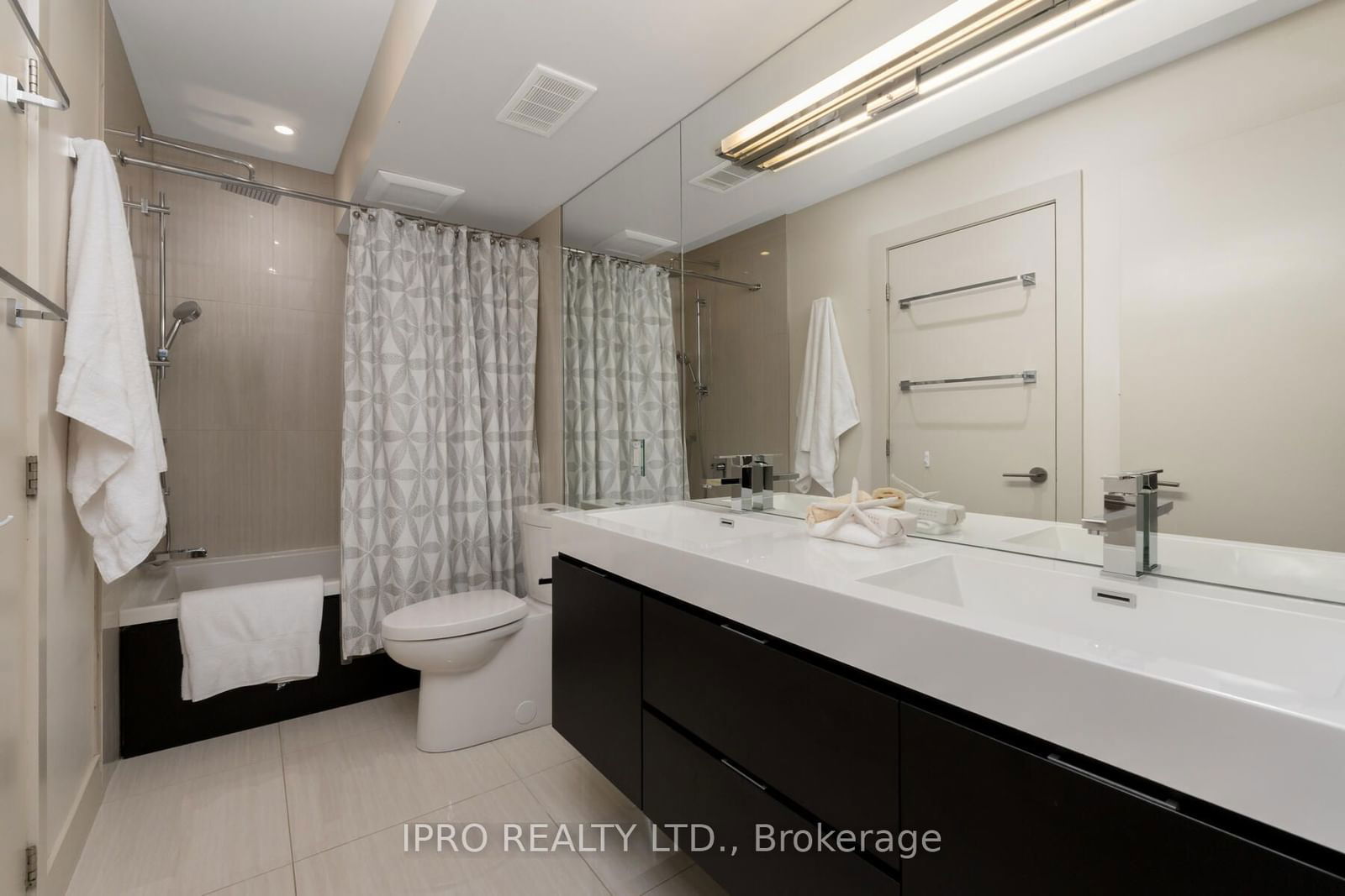 15 Niagara St, unit 56 for sale - image #17