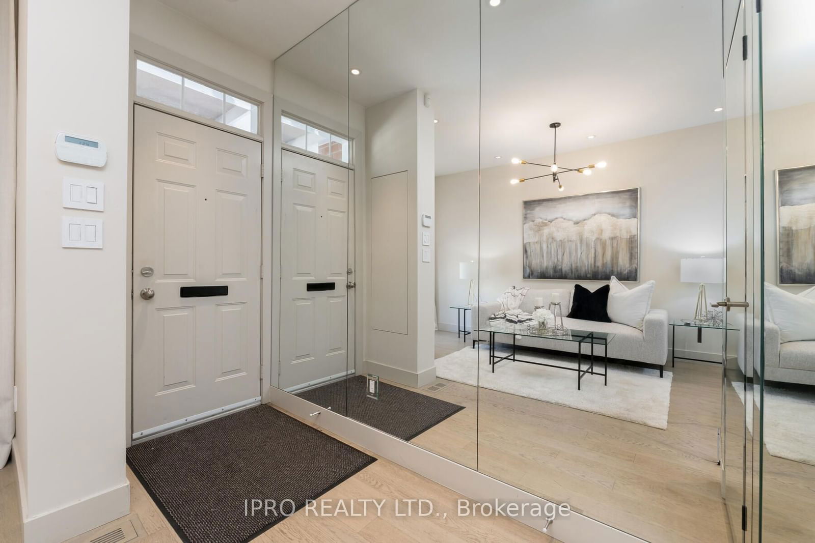 15 Niagara St, unit 56 for sale - image #3