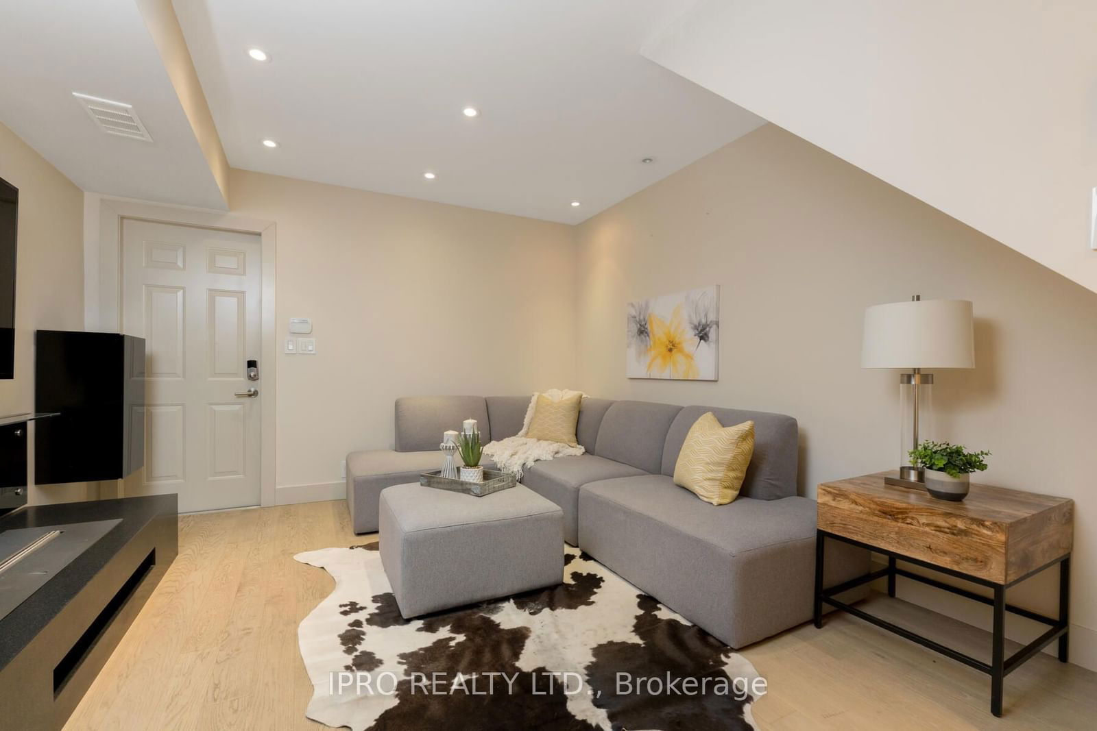 15 Niagara St, unit 56 for sale - image #35