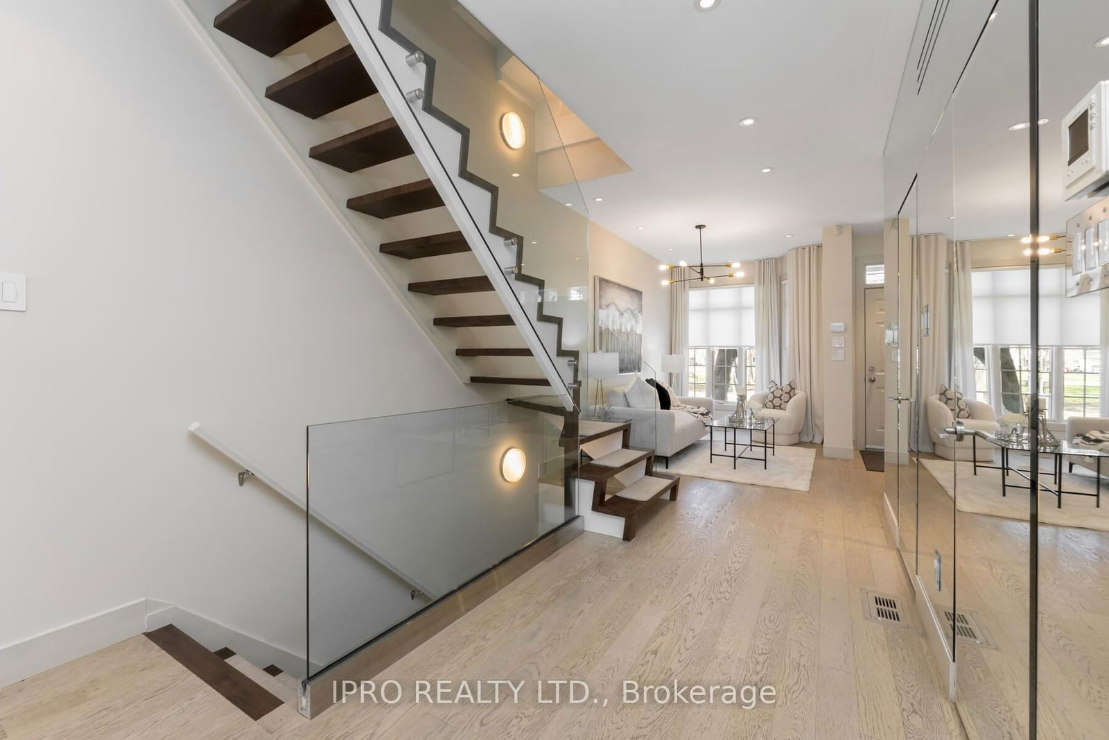 15 Niagara St, unit 56 for sale - image #8